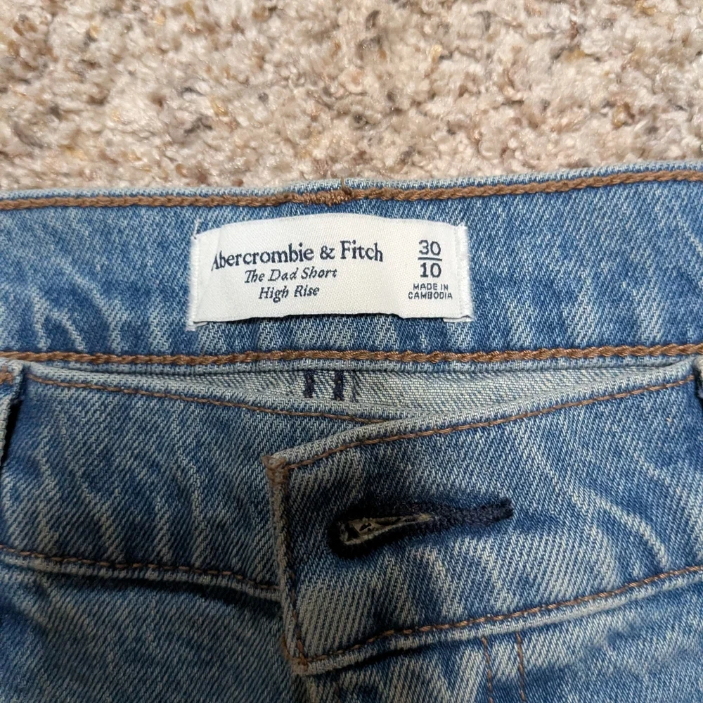 Abercrombie And Fitch High Rise Dad Short - Picture 4 of 6